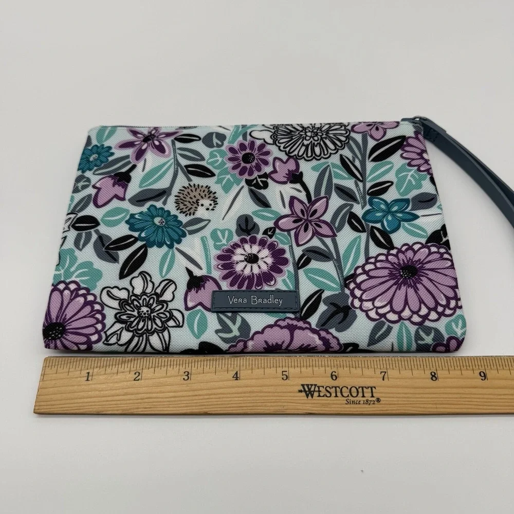 Vera Bradley Lighten Up Wristlet Penelope's Garden‎ Floral